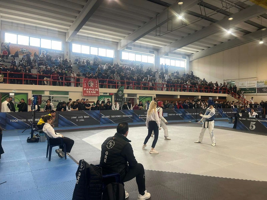 Αθλητές του Taekwondo στο τατάμι του Κλειστού Πολυγύρου