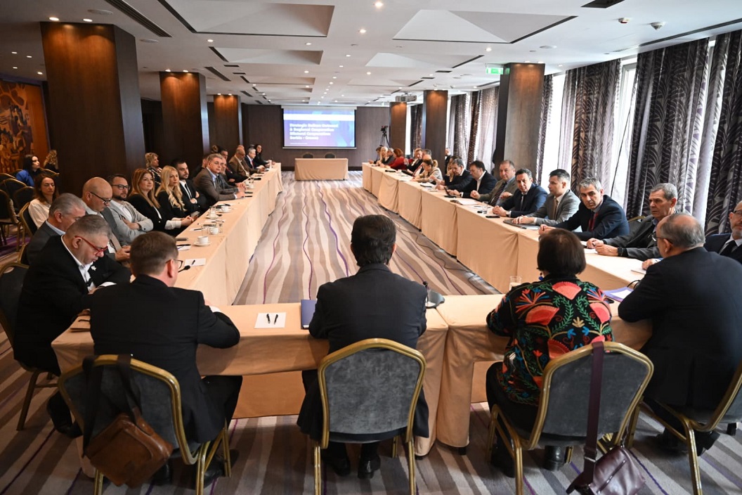 Στιγμιότυπο από τις συναντήσεις της ελληνικής αποστολής στο Βελιγράδι