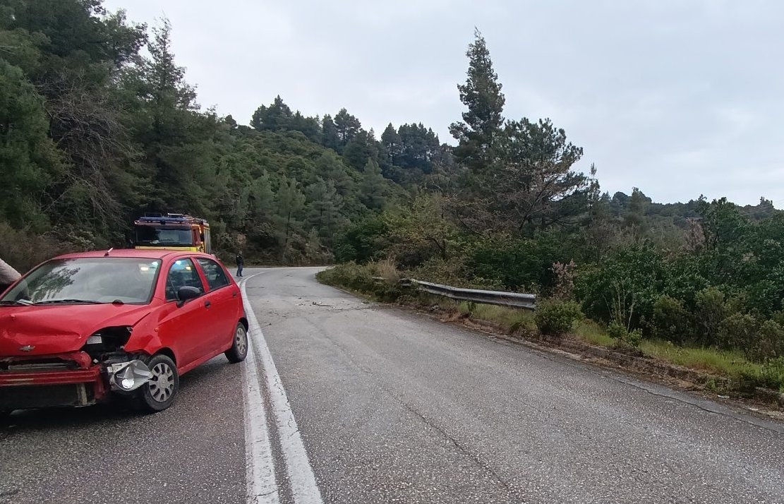 Τροχαίο λόγω ολισθηρίοτητας στη Σιθωνία