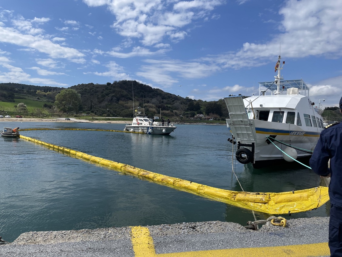 Άσκηση αντιρύπανσης στο λιμάνι Ιερισσού