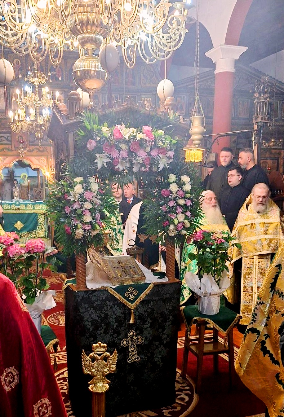 Προσκήνυμα Τιμίου Σταυρού στα Πετροκέρασα Προσκήνυμα Τιμίου Σταυρού στα Πετροκέρασα