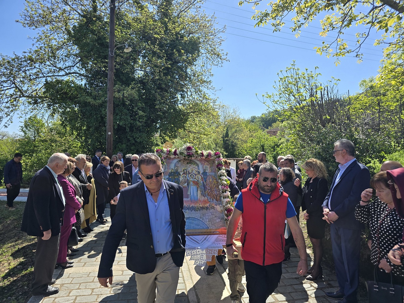 Λιτανεία της εικόνας των έξι Παρθενομαρτύρων στο Γεροπλάτανο