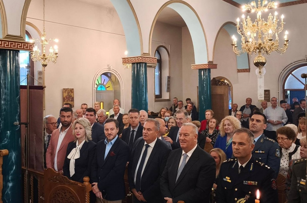 Δοξολογία στον Ιερό Ναό Πετραλώνων Δοξολογία στον Ιερό Ναό Πετραλώνων