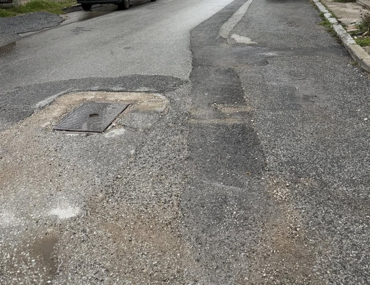Δρόμος με μπαλώματα στον Πολύγυρο Δρόμος με μπαλώματα στον Πολύγυρο