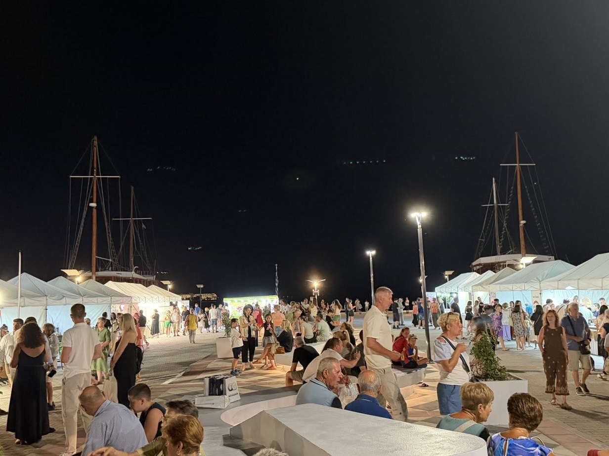 Έκθεση τοπικών προϊόντων στο Νέο Μαρμαρά Έκθεση τοπικών προϊόντων στο Νέο Μαρμαρά