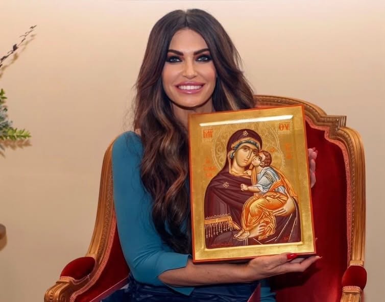 H Πρέσβης των ΗΠΑ Kimberly Guilfoyle στη Μονή της Ορμύλιας H Πρέσβης των ΗΠΑ Kimberly Guilfoyle στη Μονή της Ορμύλιας