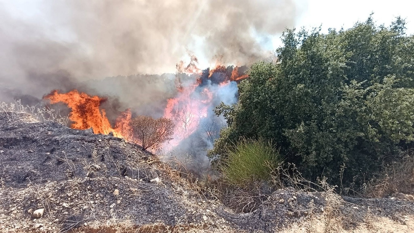 Φωτιά στα Σήμαντρα Φωτιά στα Σήμαντρα