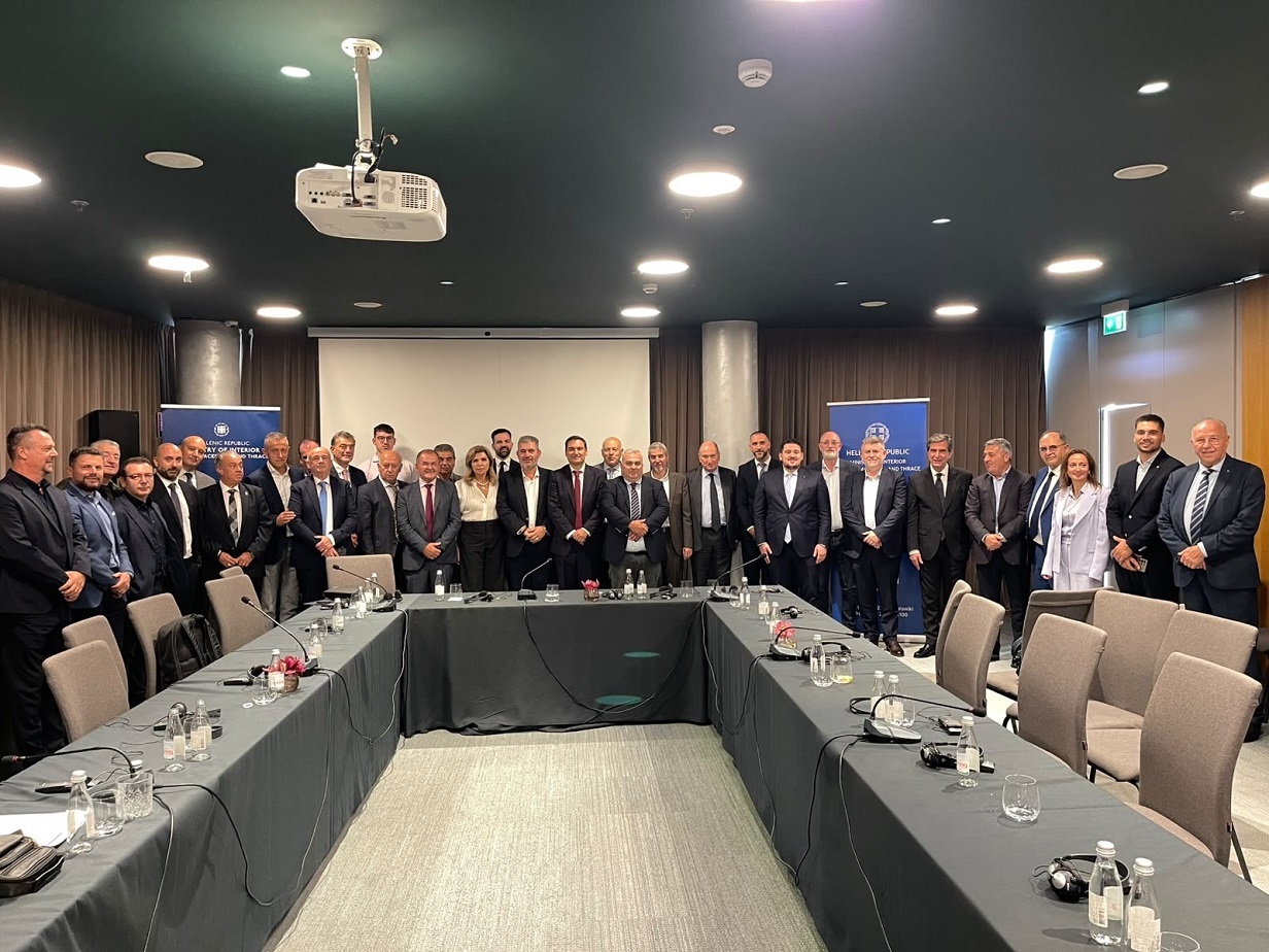 Από την επίσκεψη του ΥΜΑΘ στα Τίρανα Από την επίσκεψη του ΥΜΑΘ στα Τίρανα