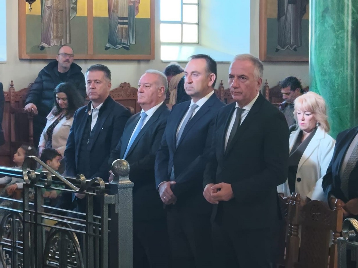 Επίσημοι κατά τη Δοξολογία στη Μητρόπολη για τον Μακεδονικό Αγώνα Επίσημοι κατά τη Δοξολογία στη Μητρόπολη για τον Μακεδονικό Αγώνα